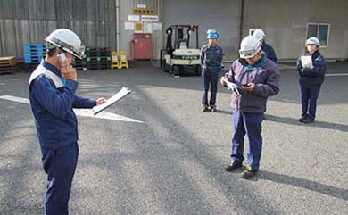 Training session on safe cargo handling operations